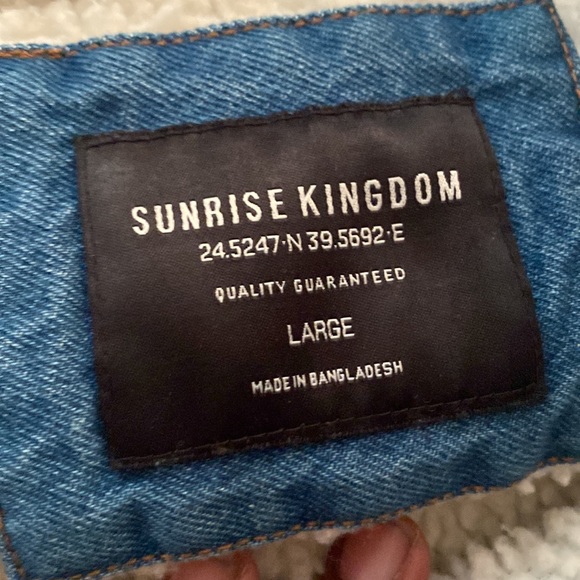 Large Denim Jean Jacket - Picture 3 of 3